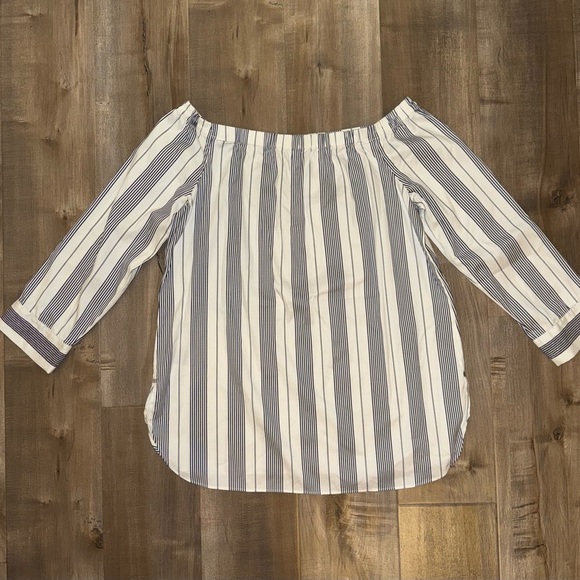 Lafayette 148 New York Women’s Stripped Blouse Size Medium - Picture 7 of 7